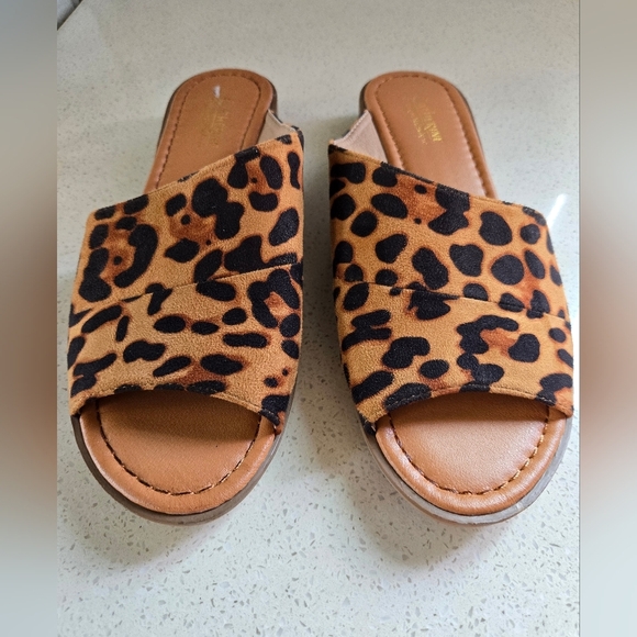 Katherine Malandrino Leopard Print Mules Brown and Black Size 7 1/2 - Picture 3 of 4